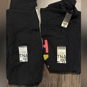New with tags set of 2 TNA Black size
Medium leggings!